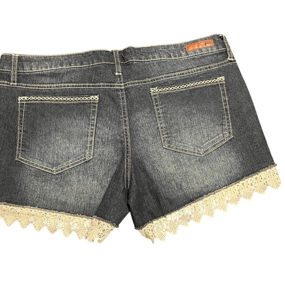 LEI Denim Shorts with Lace Trim - Picture 2 of 4
